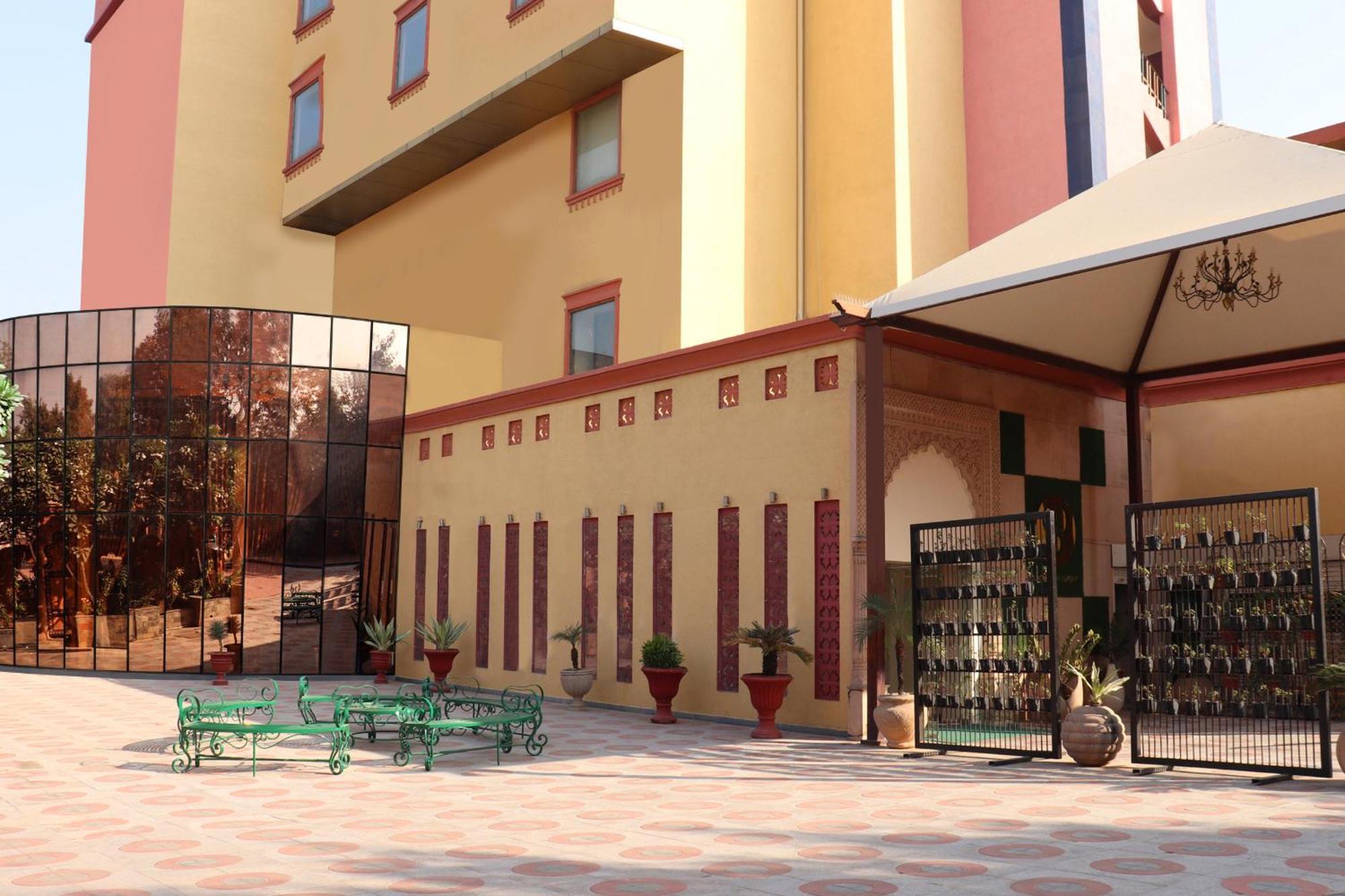 Pink Pearl Hotel Джайпур Екстериор снимка